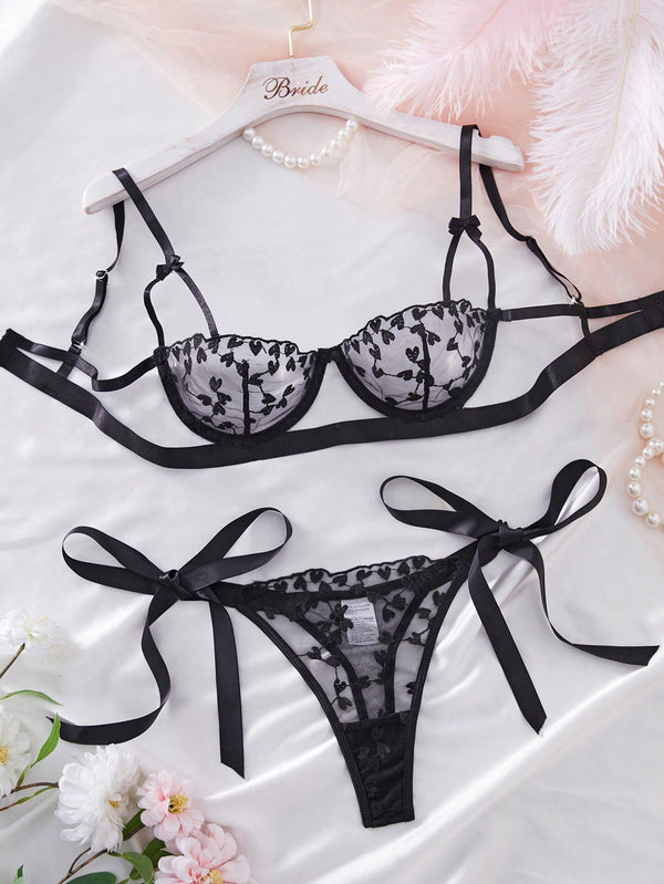 Eclipse Lace Bra And Panty Set image 0